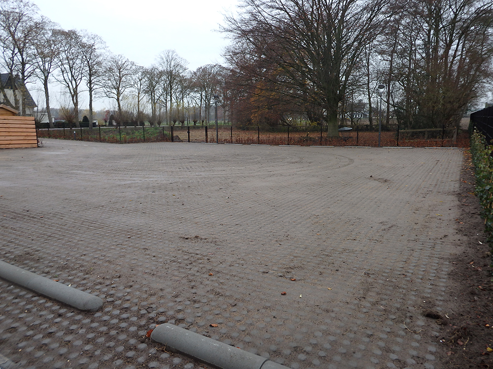 Dierenkliniek Tiel-Drumpt: Nu kun je zelfs draaien op de parkeerplaats van de dierenarts in Tiel - Drumpt