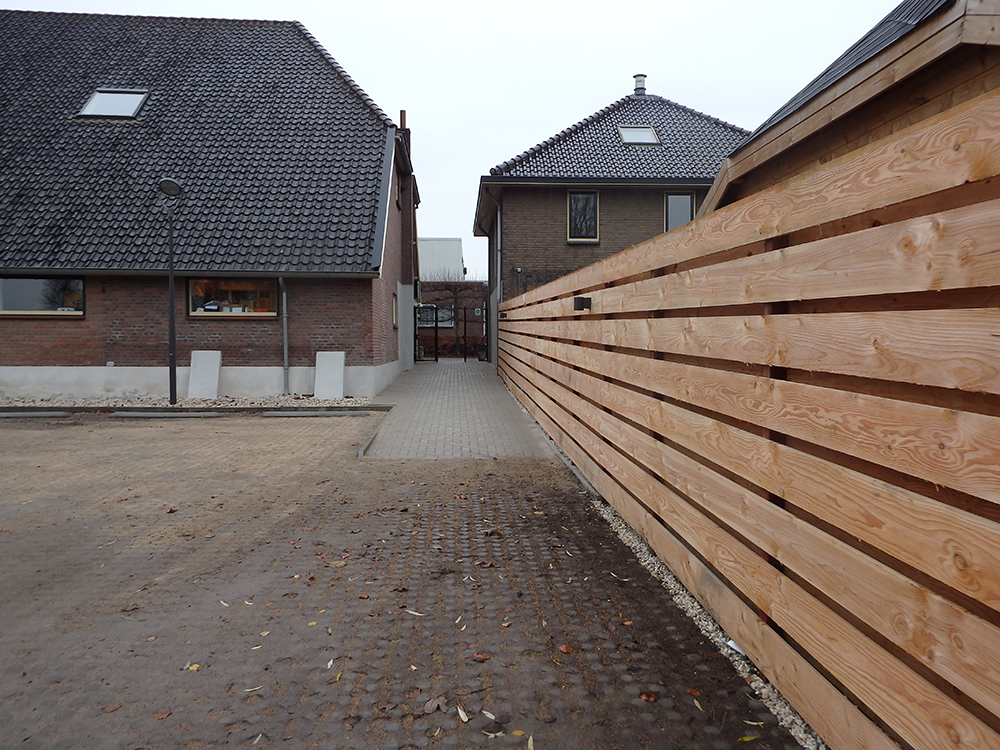 Dierenkliniek Tiel-Drumpt: Je kunt binnendoor naar de ingang van de dierenkliniek in Tiel - Drumpt.