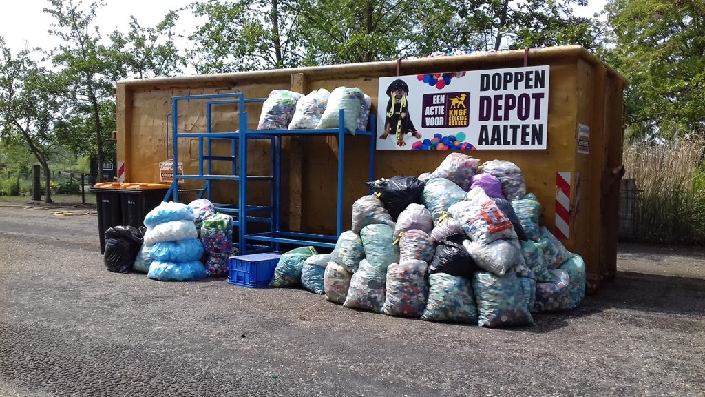 Doppen sparen voor de KNGF Geleidehonden bij Dierenkliniek Tiel-Drumpt