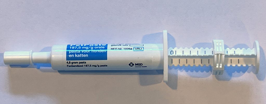 Dierenkliniek Tiel-Drumpt: Panacur petpaste: de ring is te verplaatsen