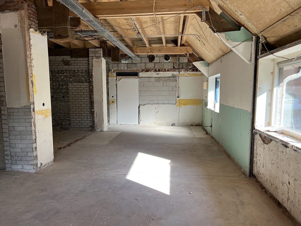 Dierenkliniek Tiel-Drumpt: 7 maanden in de verbouwing: oplossingen en vertraging: De hondenopname weg.