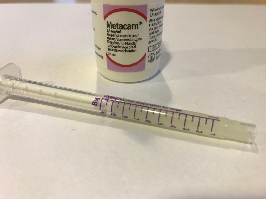 Dierenkliniek Tiel-Drumpt: Bijsluiter Metacam hond