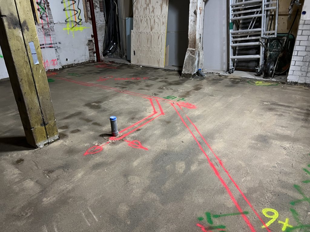 Dierenkliniek Tiel-Drumpt: De 8e maand van de verbouwing, een maand om snel te vergeten. aftekenen