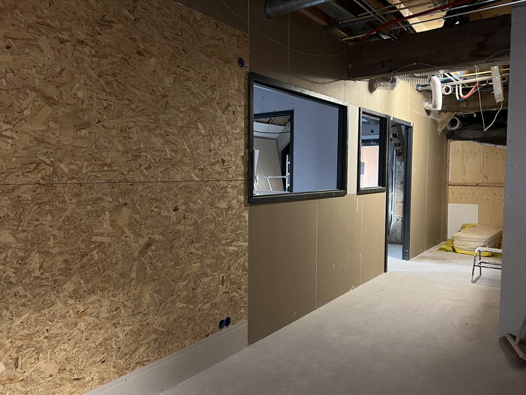 Dierenkliniek Tiel-Drumpt: 11e maand van de verbouwing, vooruitgang: de gang