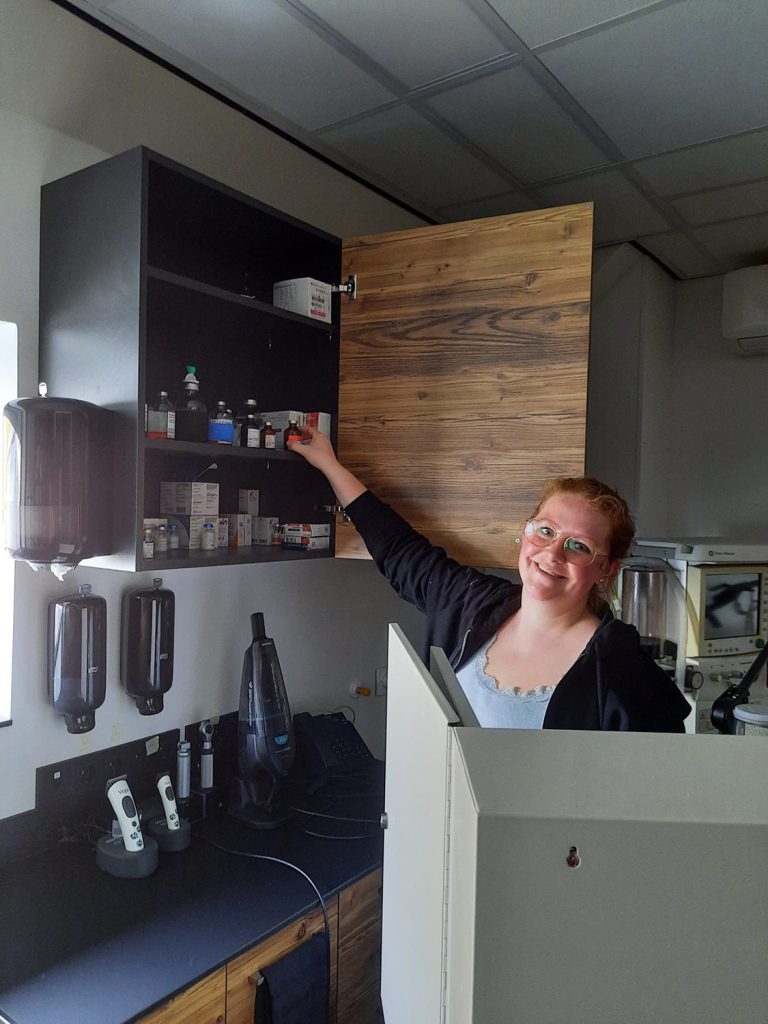 Dierenkliniek Tiel-Drumpt: Laatste blog in de doorlopende serie van de verbouwing van de praktijk: Alles moet weer een plekje krijgen